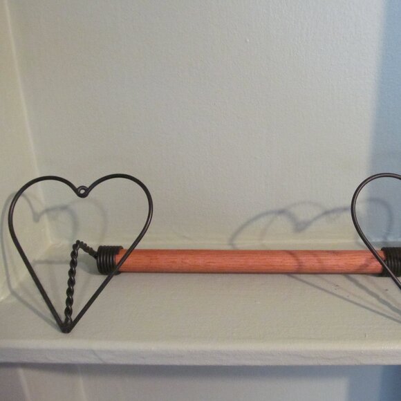 Vintage Home Interiors Metal & Wood Towel Holder Decor Metal Hearts Wooden Dowel - Picture 2 of 15